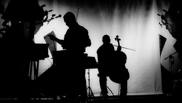 Рок-хиты на виолончелях. Atomic cellos