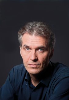 Программа «Поём Б.Окуджаву» Олег Харитонов в рамках кинофестиваля