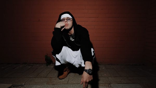 Yasmi x AUX